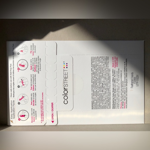 Color Street 𝐅𝐄𝐀𝐓𝐇𝐄𝐑𝐄𝐃 𝐅𝐑𝐈𝐄𝐍𝐃𝐒 (retired) - Picture 2 of 2